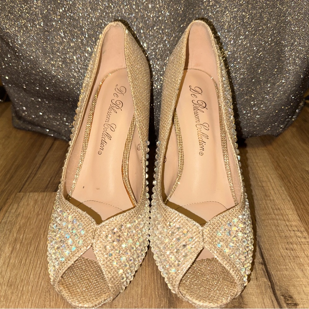 Beautiful High-Heels with cute rinestones :)